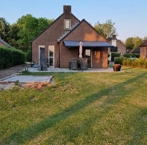 Hotel Vakantiewoning Maas En Waal 195 4*